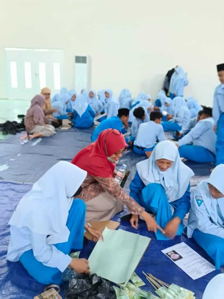 Kegiatan P5 Kewirausahaan Kurmer MAN 2 Nganjuk