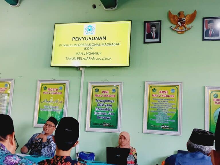 Rapat Penyusunan Kurikulum Operasional Madrasah (KOM)