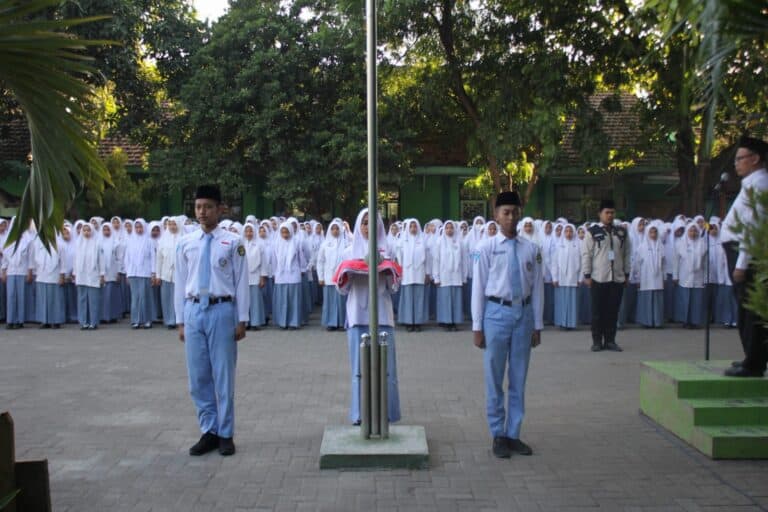 Hari Pertama Masuk Madrasah Tahun Ajaran 2024 2025 Dimulai dengan Upacara Bendera