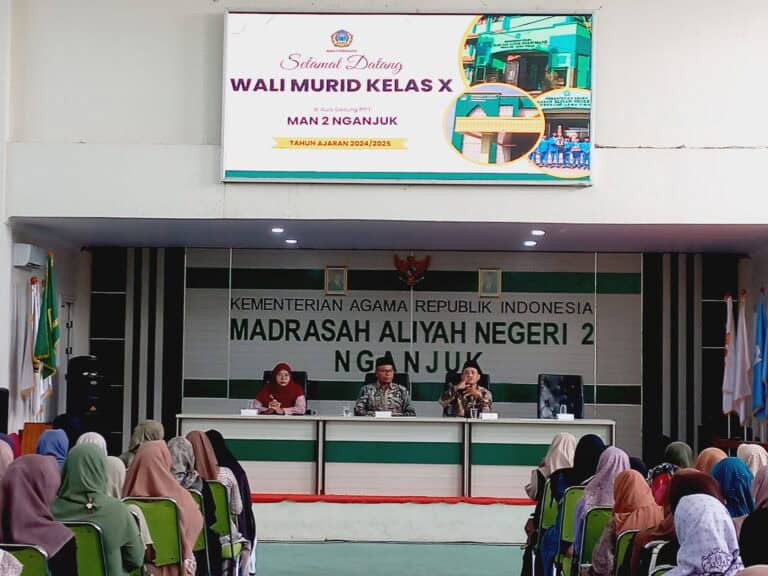 Penerimaan Rapor Kelas X dan XI Tahun Ajaran 2024/2025
