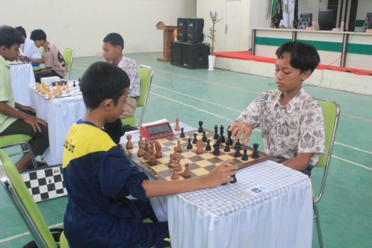 Turnamen Catur HUT ke-32 MAN 2 Nganjuk, Ajang Adu Strategi Siswa SMP dan MTs se-Kabupaten Nganjuk